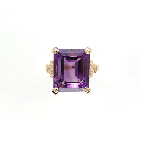 14K Rellow Gold 5.79 carat Amethyst Ring  Size 6.25   j7614